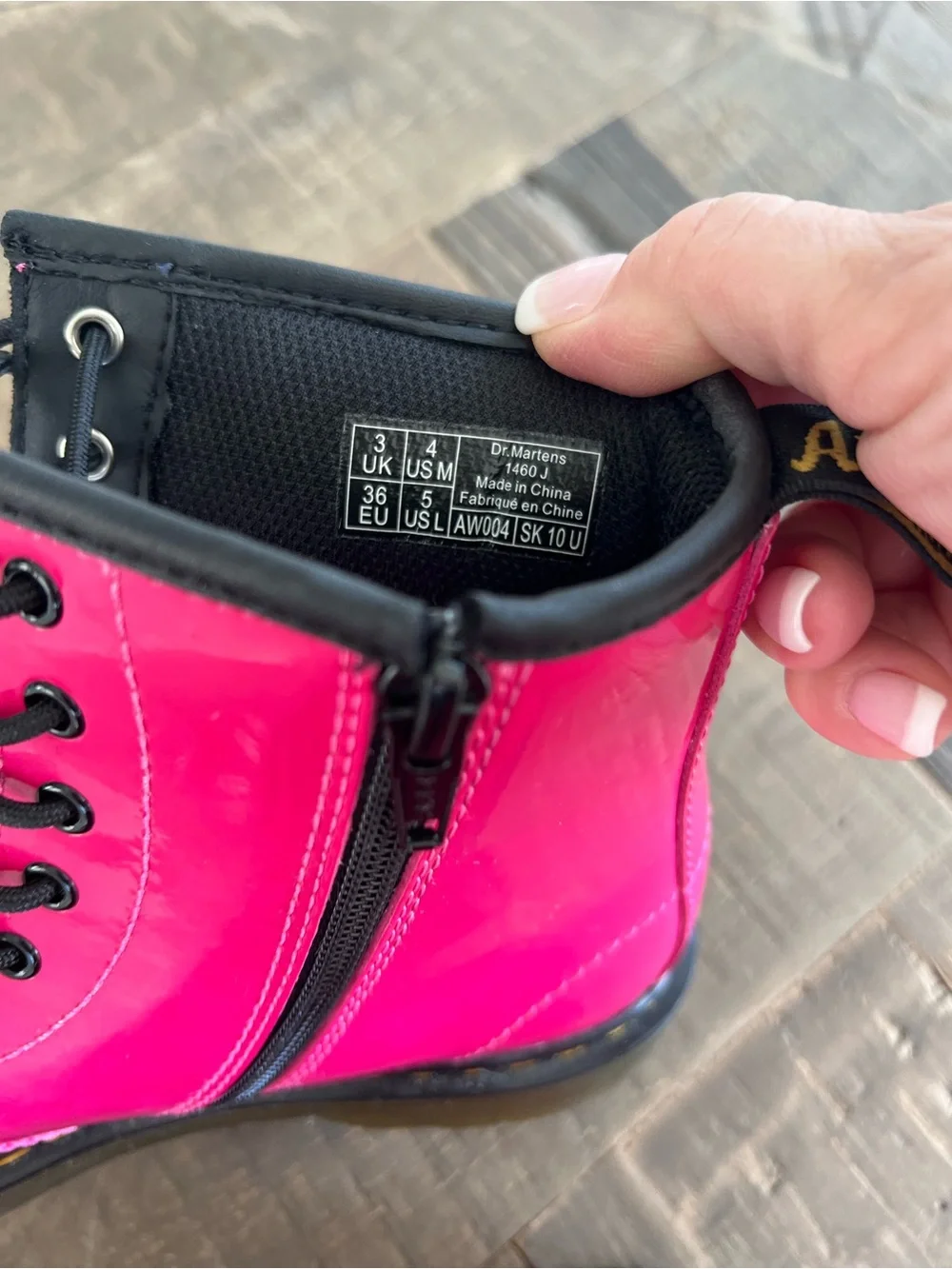 NWOT Dr. Martens 1460 J Girls Hot Pink Patent Lace-Up Boots Shoes Sz 4